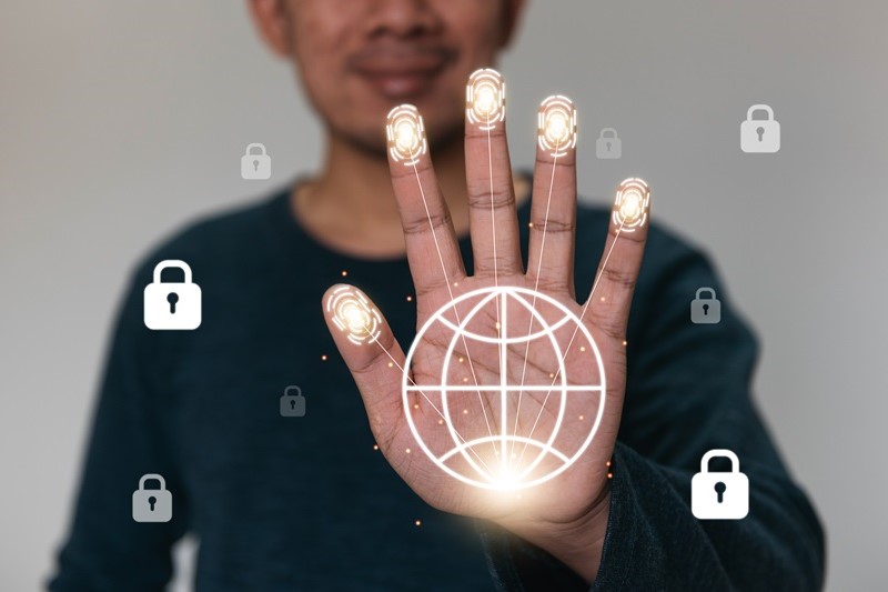 Naviguer en toute sécurité : les meilleures pratiques pour protéger votre identité en ligne et éviter l'usurpation