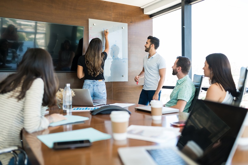 Marketing & Communication : comment se former et faire carrière dans ce secteur ?