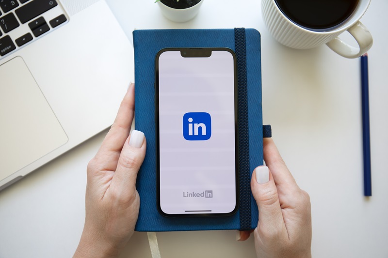 La montée en puissance du format vidéo sur LinkedIn : Un tournant stratégique pour le réseau professionnel