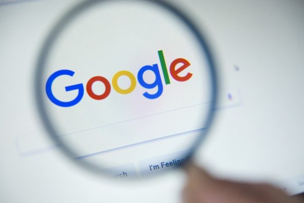 Le paysage changeant du trafic en ligne : Google Discover gagne en importance face à la recherche traditionnelle