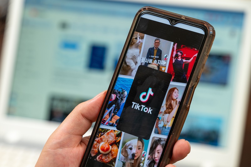 TikTok publie un guide complet pour aider les marques à vendre sur sa plateforme