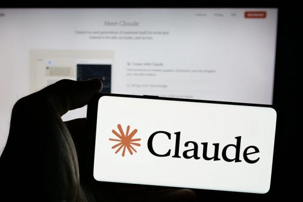 Claude AI révolutionne le monde professionnel avec de nouvelles fonctionnalités intégrées à Google Docs et des options de personnalisation avancées