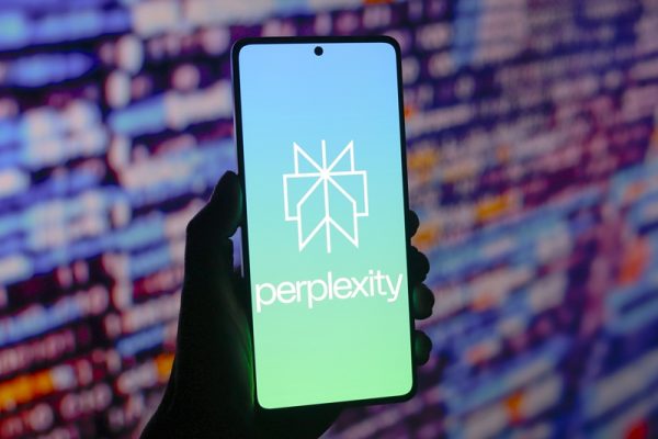 Avec DeepSeek, Perplexity défie OpenAI et Google dans la course à l’IA