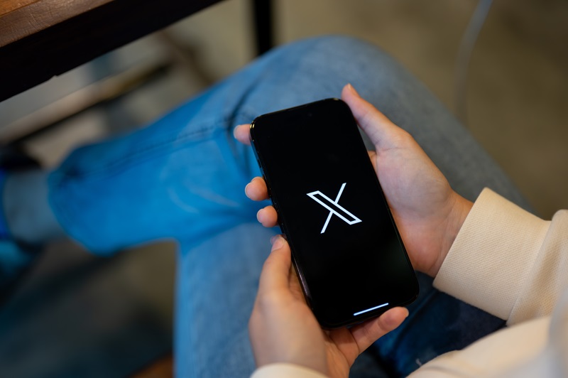 X lance un libellé pour identifier les comptes parodiques et renforce sa politique d'authenticité