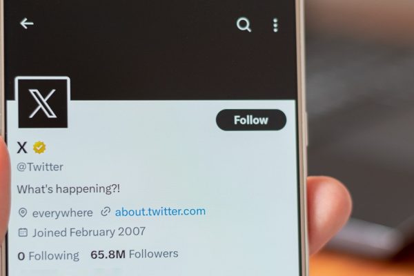 X confie ses « Notes Communautaires » à l’IA : l’équilibre entre rapidité et fiabilité en question