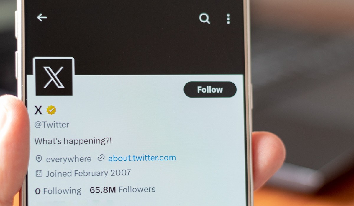 X confie ses « Notes Communautaires » à l’IA : l’équilibre entre rapidité et fiabilité en question