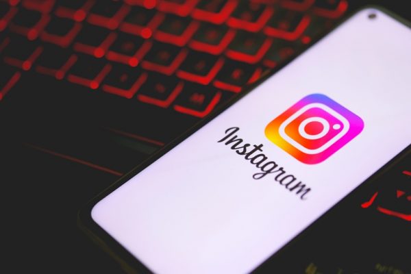Instagram écoute-t-il vraiment ses utilisateurs ? Pourquoi l’impression persiste
