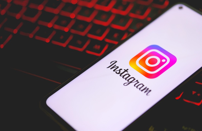 Instagram écoute-t-il vraiment ses utilisateurs ? Pourquoi l’impression persiste