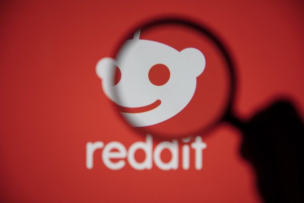 Reddit déploie sa recherche dopée à l’IA dans plusieurs langues dont le français