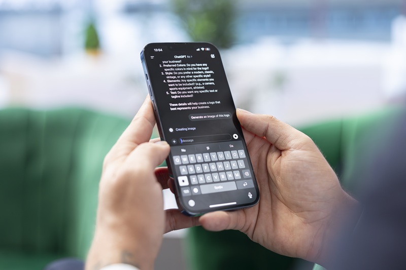 ChatGPT se met aux conversations de groupe et veut s inviter dans les échanges collectifs