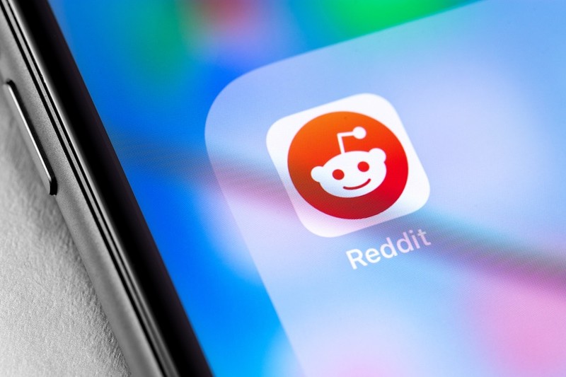 Reddit parie sur l’IA pour réinventer la recherche et accélérer sa croissance publicitaire
