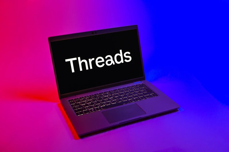 Pourquoi Threads mise tout sur les messages privés pour s’imposer face à X