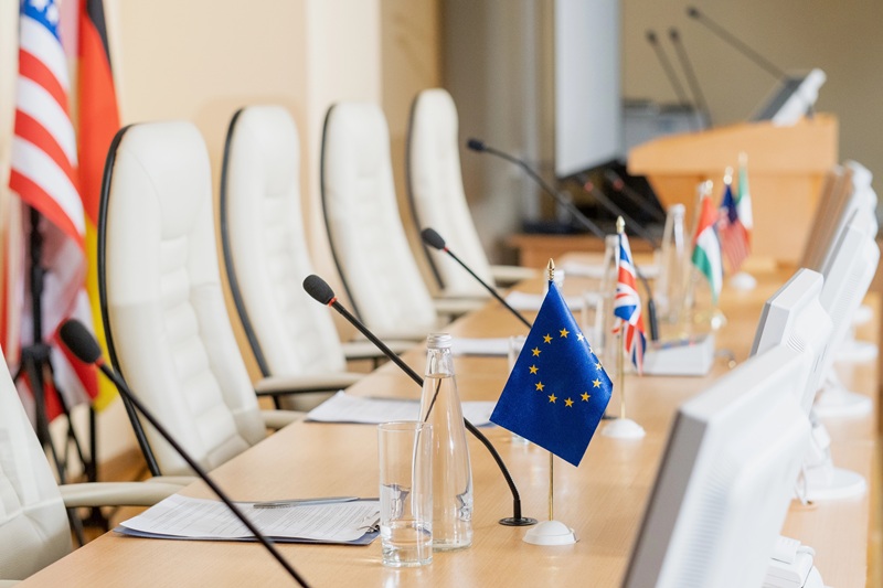 Le G7 met la pression sur les géants du numérique pour mieux protéger les enfants en ligne 